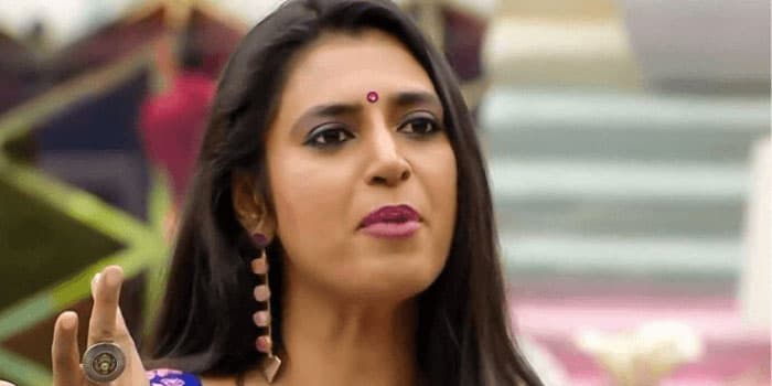 நாயோட எதுக்கு வம்பு பிரபலத்தை கிழித்தெறிந்த கஸ்தூரி.. நெருப்பில்லாமல் புகையாது மேடம்