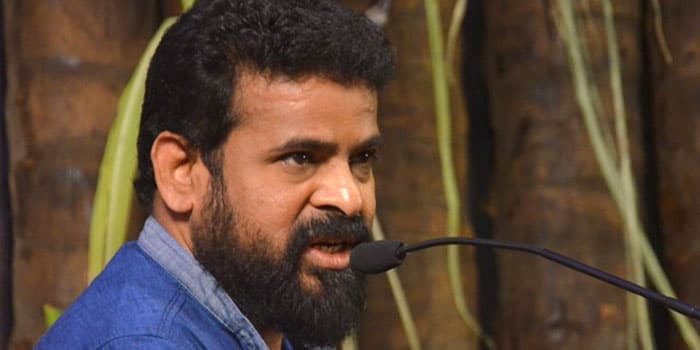 8 வருடத்திற்கு பின் களத்தில் குதிக்கும் அமீர்.. 49 வயது ஹீரோவை வைத்து சர்ச்சையான கதை