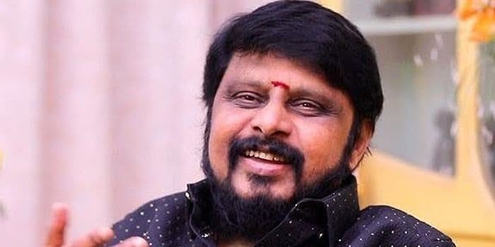 முதல் படத்திலேயே இவ்வளவு சாதனைகளா.. விக்ரமனை தூக்கி வைத்து கொண்டாடிய இளசுகள்