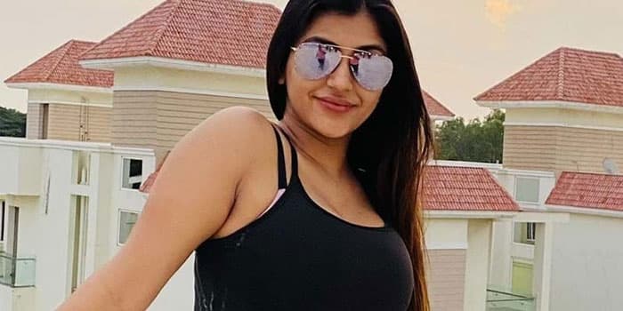 லிப் லாக் கிஸ் அடித்த யாஷிகா.. எல்லாத்தையும் செஞ்சுட்டு இப்ப இந்த புகைப்படம் தேவையா!