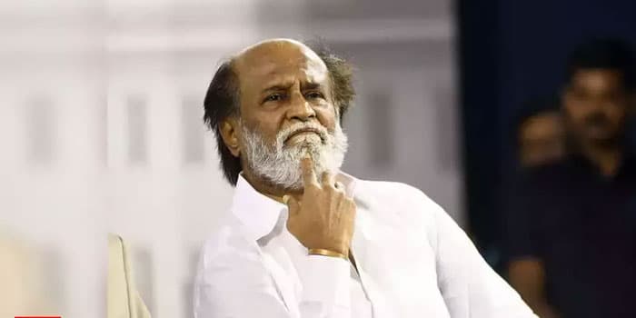 ஹீரோயின் காலை பிடிக்க மறுத்த ரஜினிகாந்த்.. பல வருடத்திற்கு பிறகு உலறிய பிரபலம்