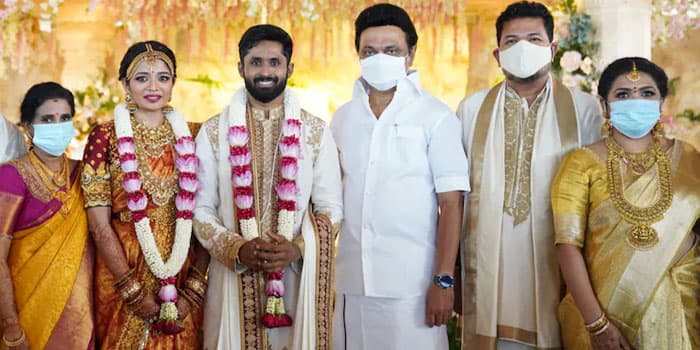 பிரம்மாண்டமாக உருவான ஷங்கர் மகளின் திருமண வரவேற்பு.. 10 கோடியை வீணாக்கிய காரணம் தெரியுமா.?