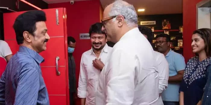 உதயநிதியின் நெஞ்சுக்கு நீதி எப்படி இருக்கு? முதல் விமர்சனத்தை வெளியிட்ட முதல்வர் ஸ்டாலின்