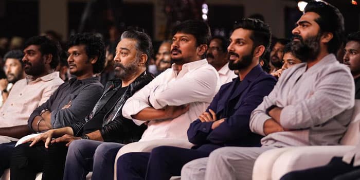 ஆண்டவர் முன்னிலையில் விஜய்யை புகழ்ந்த வலிமை பட டிஸ்ட்ரிபியூட்டர்.. மேடையை அதிர விட்ட ரசிகர்கள்