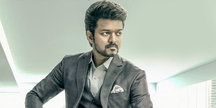 2ம் போஸ்டரை வெளியிட்ட தளபதியின் வாரிசு படக்குழு.. ஆகாயத்தை பார்த்தபடி வித்தியாசமான ஸ்டைலில் விஜய்