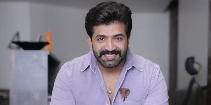 ரீமேக் இயக்குனருடன் மாஸ் கூட்டணியில் அருண் விஜய்.. டைட்டிலுடன் வெளிவந்த வீடியோ!