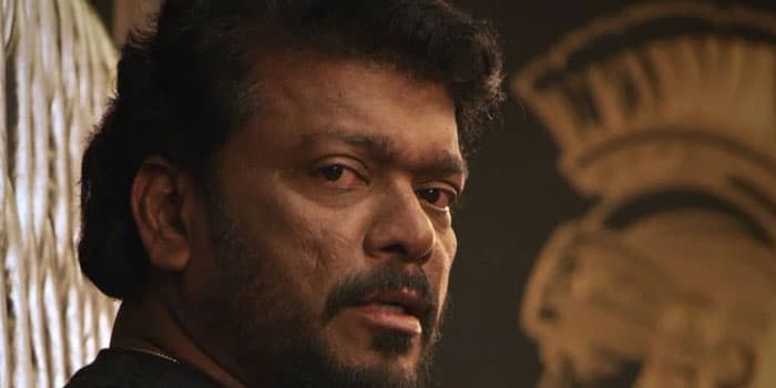 நடிகைகளால் வந்த பிரச்சனை.. இலவசமாக வந்த விளம்பரத்தால் கலக்கத்தில் பார்த்திபன்