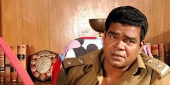 சிரிப்பு வில்லனாக மாறிய 6 டெரர் நடிகர்கள்.. கபாலியை பார்த்து நடுங்கிய 80’s கிட்ஸ்