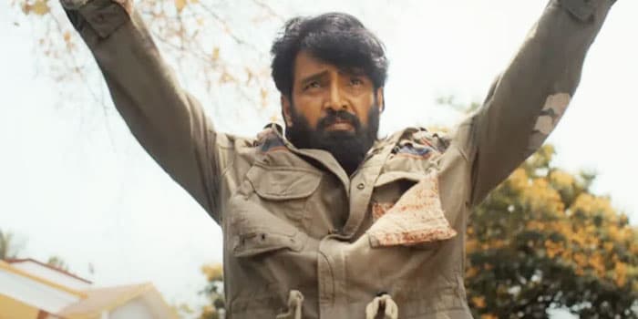 வேறுவழியில்லாமல் துவண்டு போன சந்தானம் செய்யும் வேலை.. மேடையிலேயே வெளியான தகவல்