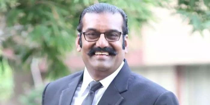 உயரத்தில் மட்டுமல்ல உள்ளத்திலும் உயர்ந்தவர்.. பழசை மறக்காமல் இன்று வரை நெப்போலியன் செய்யும் வேலை