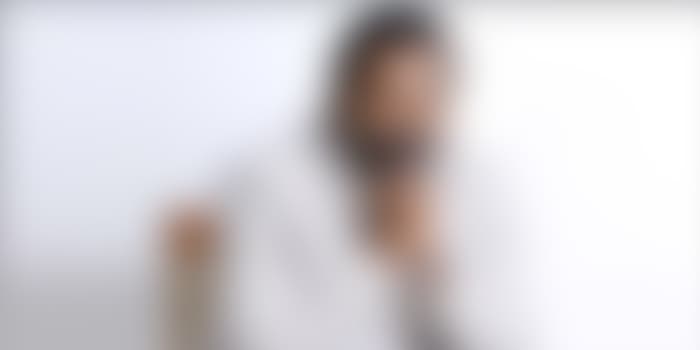 வெள்ளை தோல் நடிகைகளை விரும்பாத சுமார் மூஞ்சி குமார்.. திருமணமாகியும் அரவணைப்பில் இருக்கும் 2 நடிகைகள்