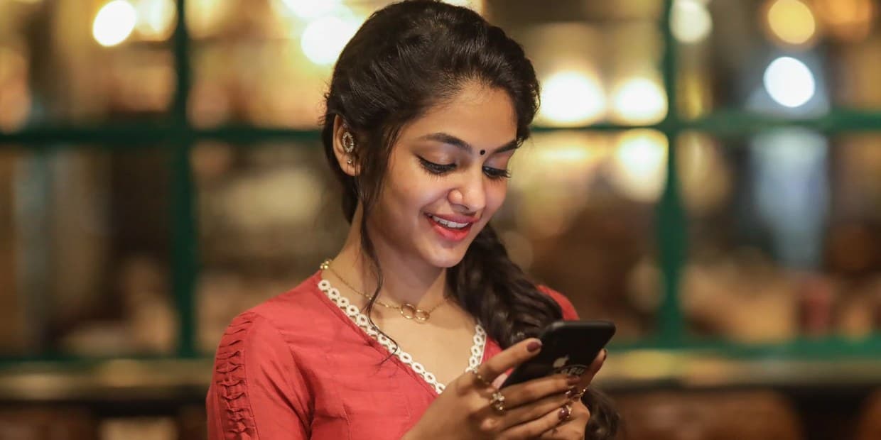 லவ் டுடே படத்தால் உச்சாணி கொம்புக்கு சென்ற இவானா.. விளம்பரத்தில் நடிக்க 4 கோடி சம்பளமா?