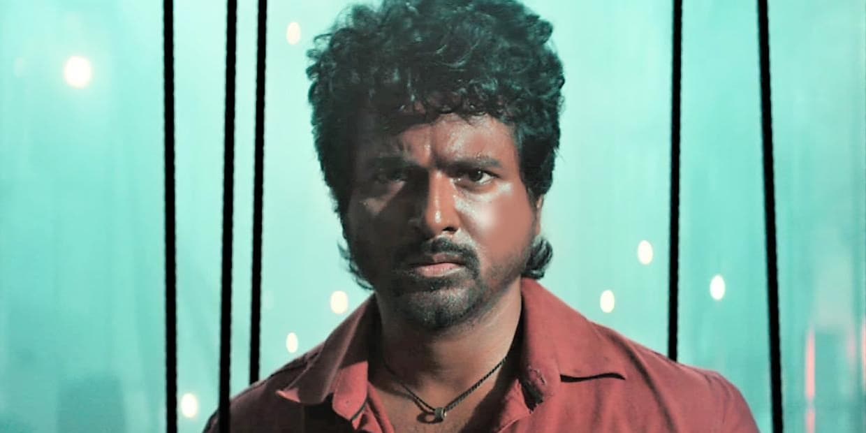 ஒரே கதையில் உருவாகியுள்ள 2 படங்கள்.. பயத்தில் மாவீரன் சிவகார்த்திகேயனை முந்தும் இளம் ஹீரோ