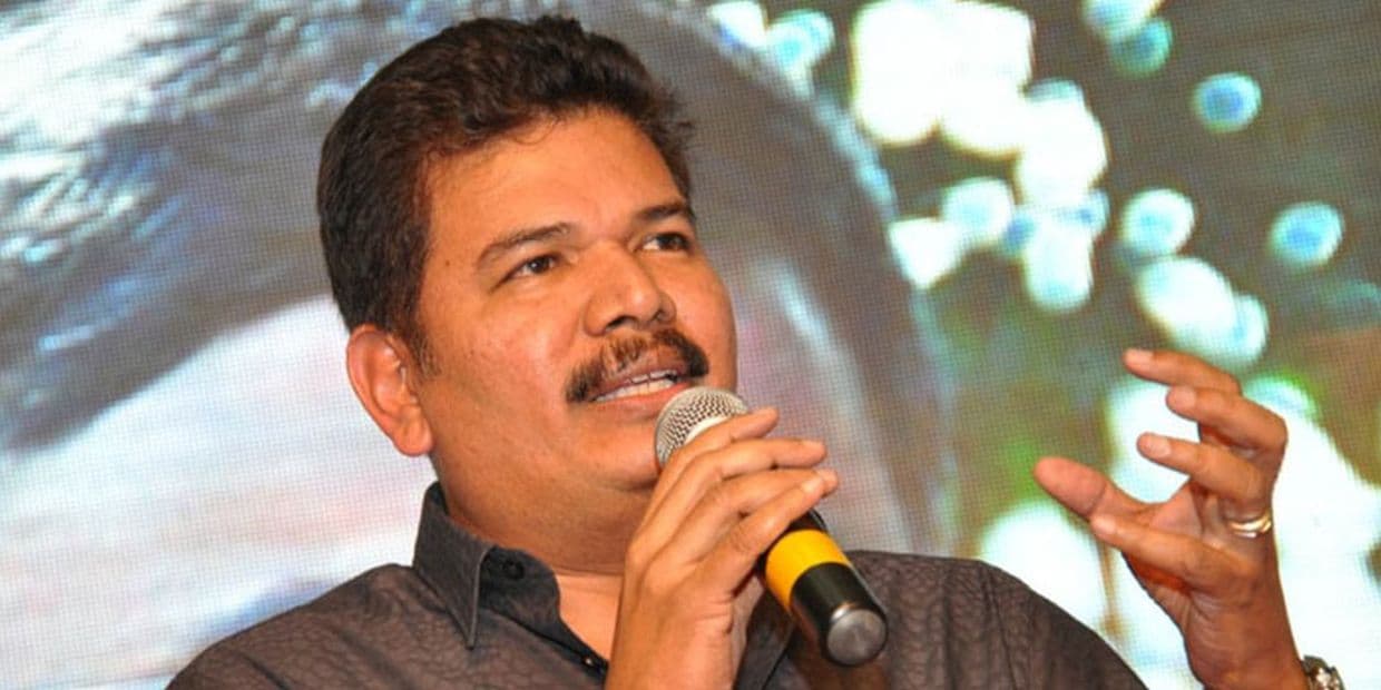 மீண்டும் அதல பாதாளத்தில் காலை விடும் ஷங்கர்.. நட்புக்காக செய்யத் துணிந்த காரியம்