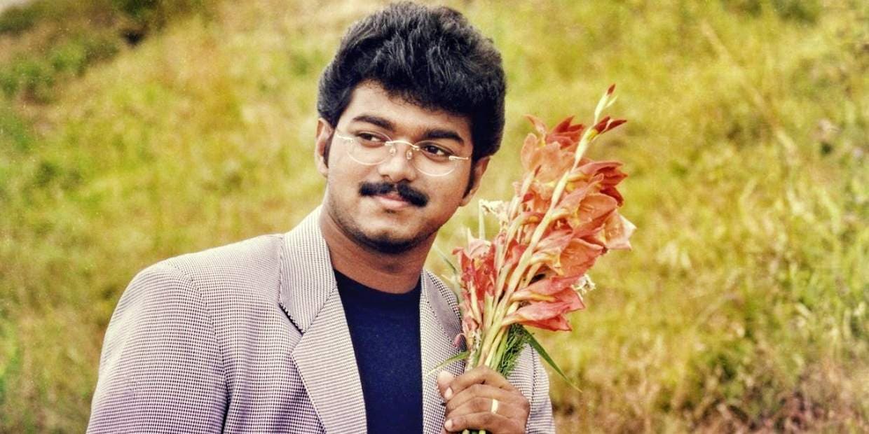 24 ஆவது ஆண்டு அடி எடுத்து வைத்த சூப்பர் ஹிட் படம்.. விஜய் சினிமா கேரியரில் ஏற்பட்ட திருப்புமுனை