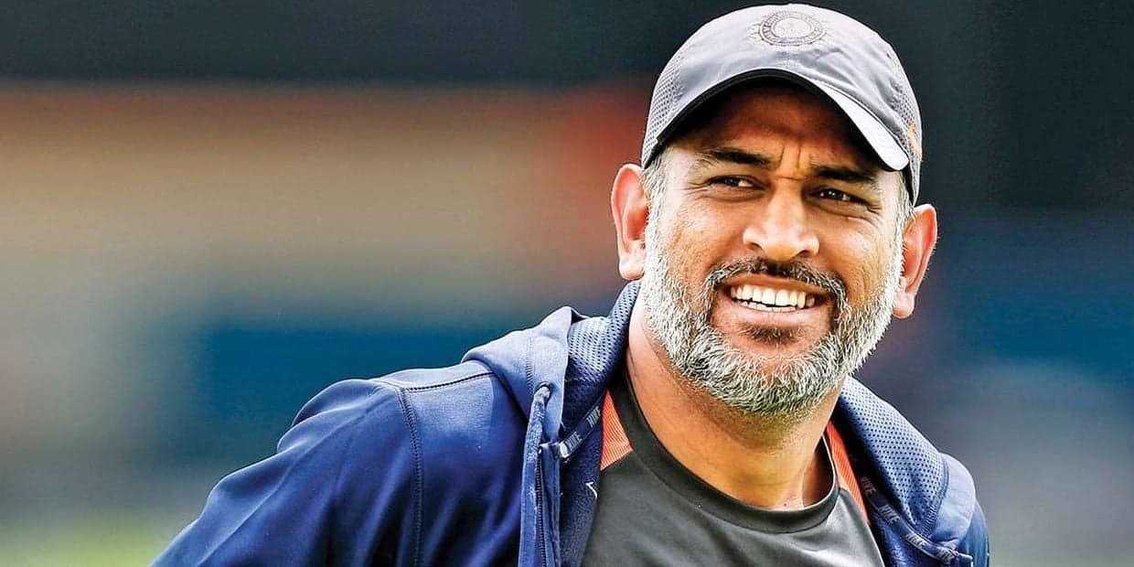 அடடா இந்த சாக்லேட் தம்பி இவ்வளவு படம் நடித்து முடித்து விட்டாரா.. தோனி கூட இருந்தாலே சக்சஸ் தான் போல