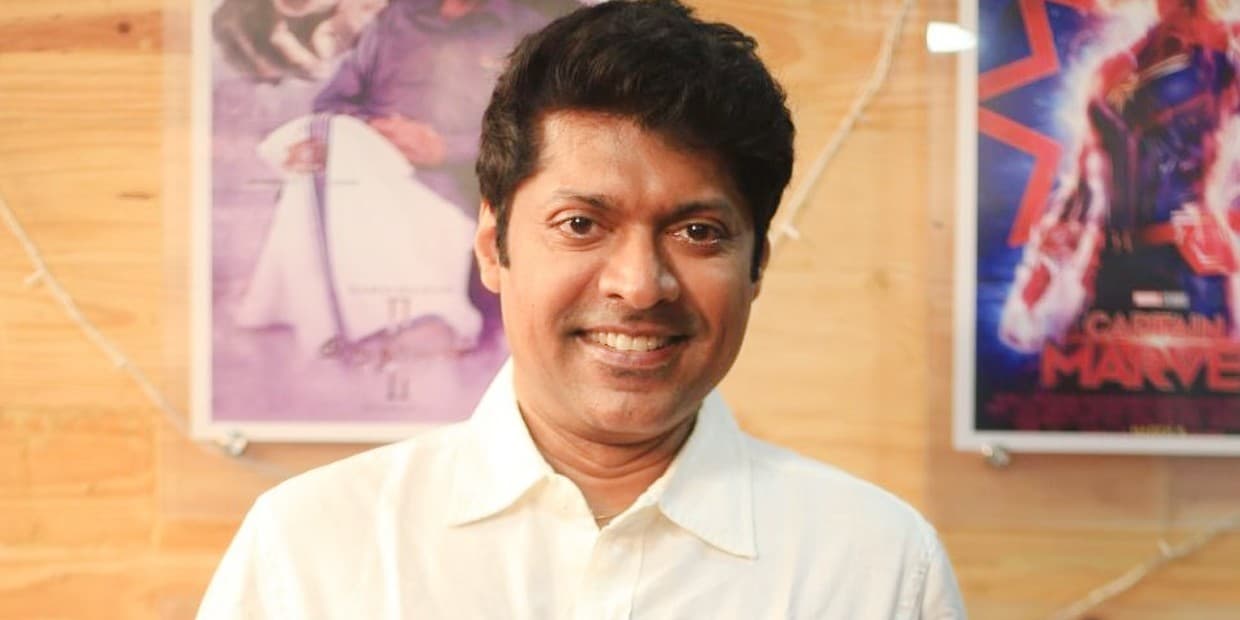காதல் கொண்டேன் படத்தில் முதலில் நடிக்க இருந்த கருப்பு ஹீரோ.. மகிழ்திருமேனி சொன்ன அந்த ரகசியம்