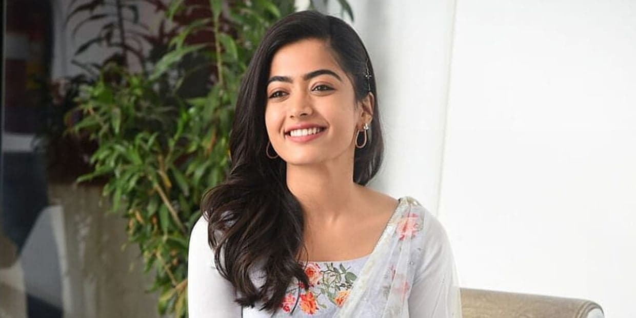 பிட்டு துணியில் டிரஸ் தச்ச ராஷ்மிகா.. விருது விழாவில் அரங்கேறிய கூத்து