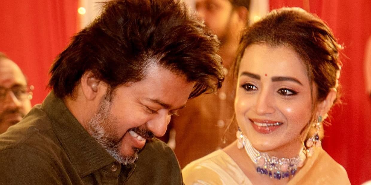 39 வயதிலும் இளமை மாறாத திரிஷா.. பிளடி ஸ்வீட் தளபதியுடன் வெளிவந்த வைரல் புகைப்படம்