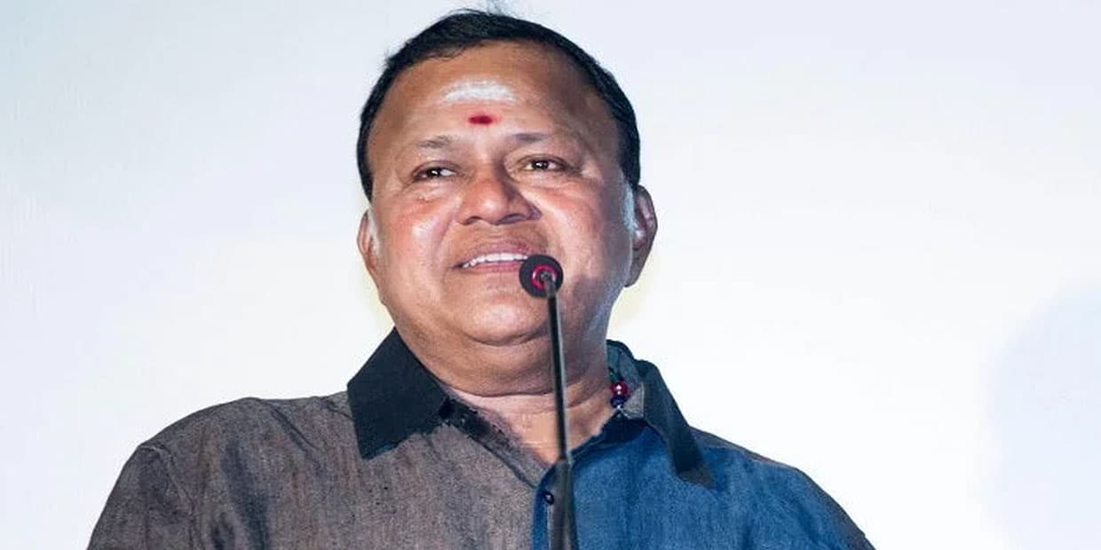 ராதாரவி மீது அடுக்கடுக்காக வரும் சர்ச்சைகள்.. சிக்கி தவிக்கும் பல குடும்பங்கள்
