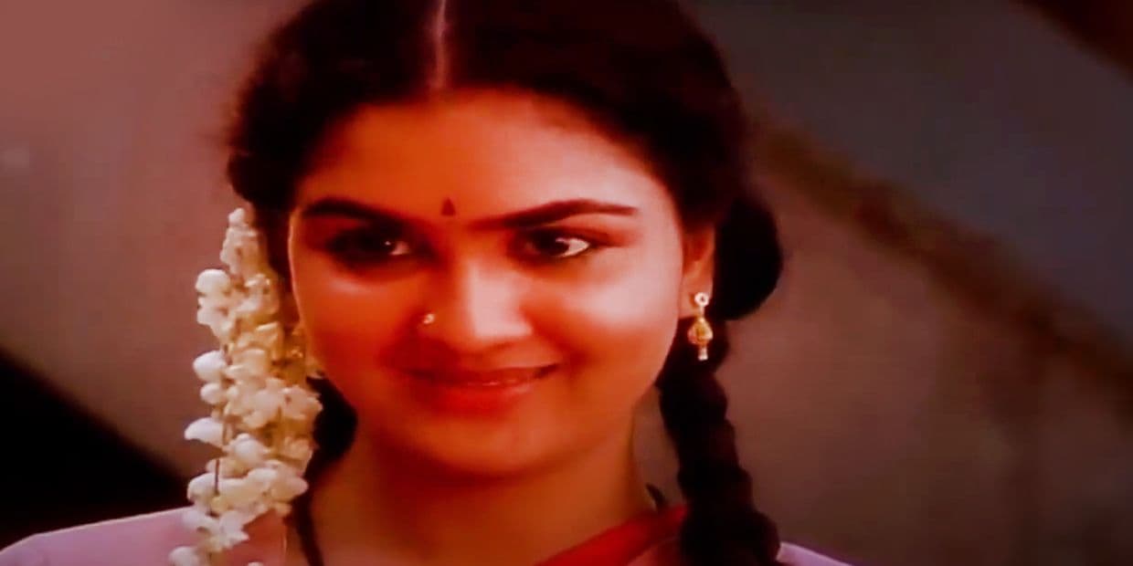 நகைச்சுவையில் பின்னி பெடலெடுத்த 5 நடிகைகள்.. திரிபுரசுந்தரி ஆக ஊர்வசி அடித்த லூட்டி