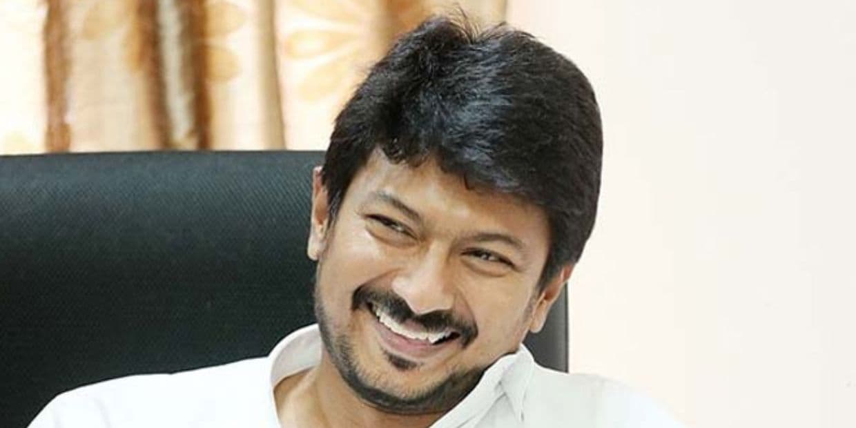 உதயநிதிக்கு சினிமா ஆசையை தூண்டிவிட்ட இயக்குனர் .. சர்ச்சைக்கு பஞ்சம் இல்லாத கடைசி படம்