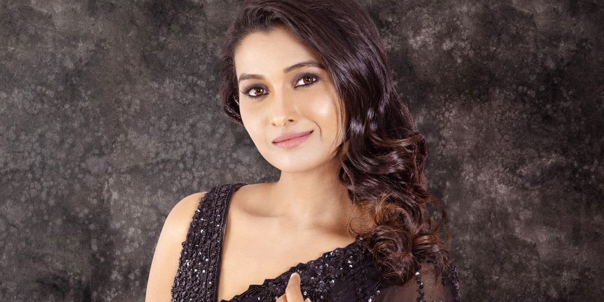 கால் சீட் சொதப்பாத 5 நடிகைகள்.. பஞ்சுவாலிட்டிக்காகவே 6 படங்கள் புக்கிங் ஆன ப்ரியா நடிகை