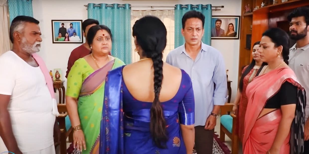 ராதிகாவை லெப்ட் அண்ட் ரைட் வாங்கிய கோபி.. சந்தோஷமாக வேடிக்கை பார்க்கும் ஒட்டு மொத்த குடும்பம்