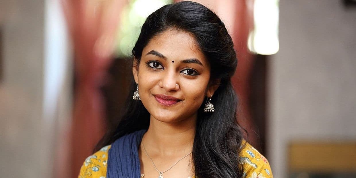 பட வாய்ப்பு வர வர அம்மணியின் ஆடை குறையுதே.. லவ் டுடே நிகிதாவின் வைரல் போட்டோ ஷூட்