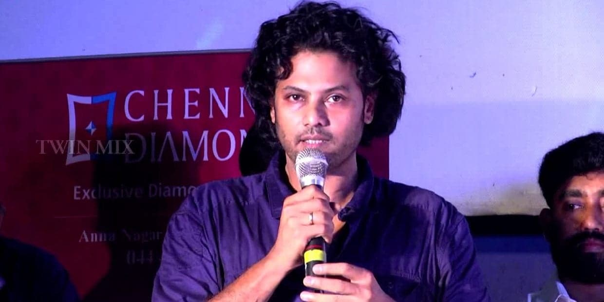 பிறக்கும்போதே தங்கத்தட்டில் பிறந்த 5 நடிகர்கள்