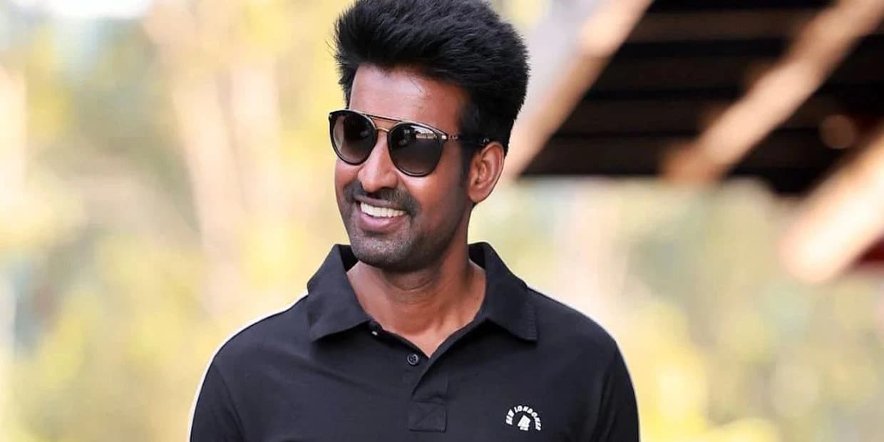 கூரைய பிச்சிக்கிட்டு சூரிக்கு கொட்டும் அதிர்ஷ்டம்.. கைவசம் இத்தனை படங்களா.?