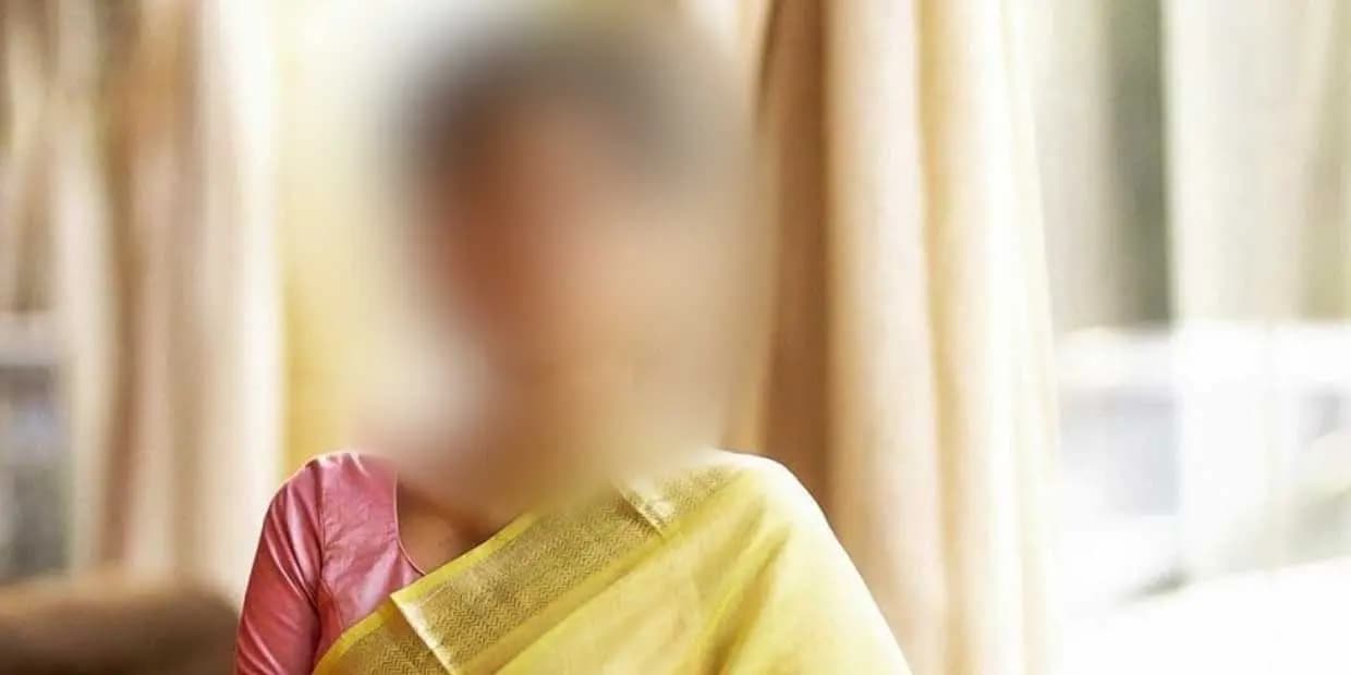 டான்சுக்கு மார்க் போடாமல், சிக்ஸ் பேக் பார்த்து சின்னப் பையனை கரெக்ட் செய்த நடிகை.. பாதிலேயே எஸ்கேப்பான கேவலம்