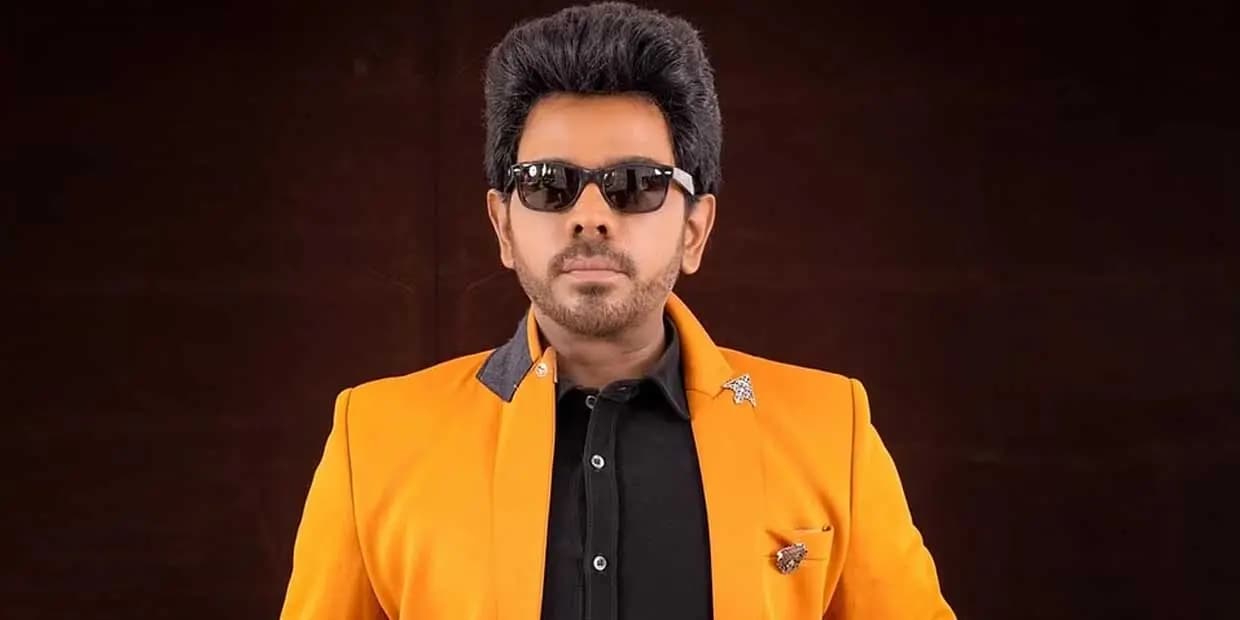 ஆசையை தூண்டி அண்ணாச்சியிடம் உருவிய 300 கோடி.. வாய் கூசாமல் அவிழ்த்து விட்ட பிரபலம்