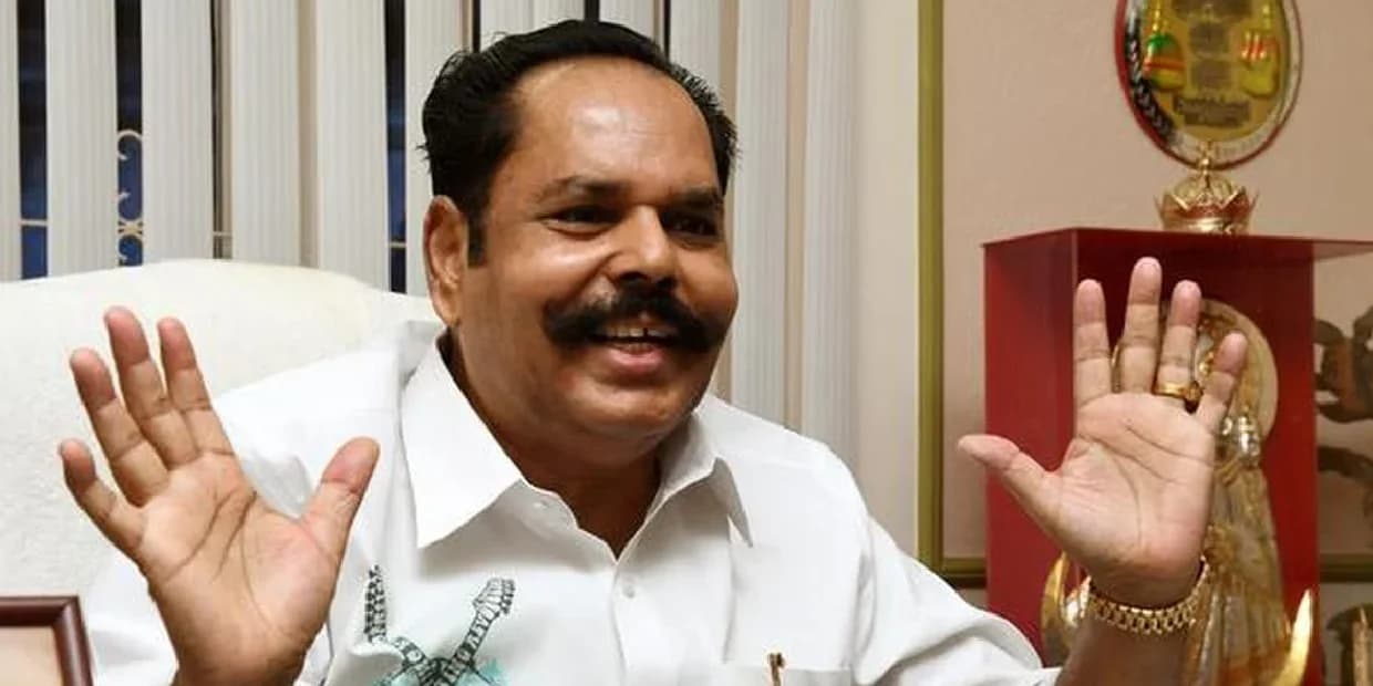 வளர்த்துவிட்ட ஏணியை உதறித் தள்ளிய பிரபலங்கள்.. நம்பி இருந்த குஞ்சுமோனனுக்கு கிடைத்த அவமானம்