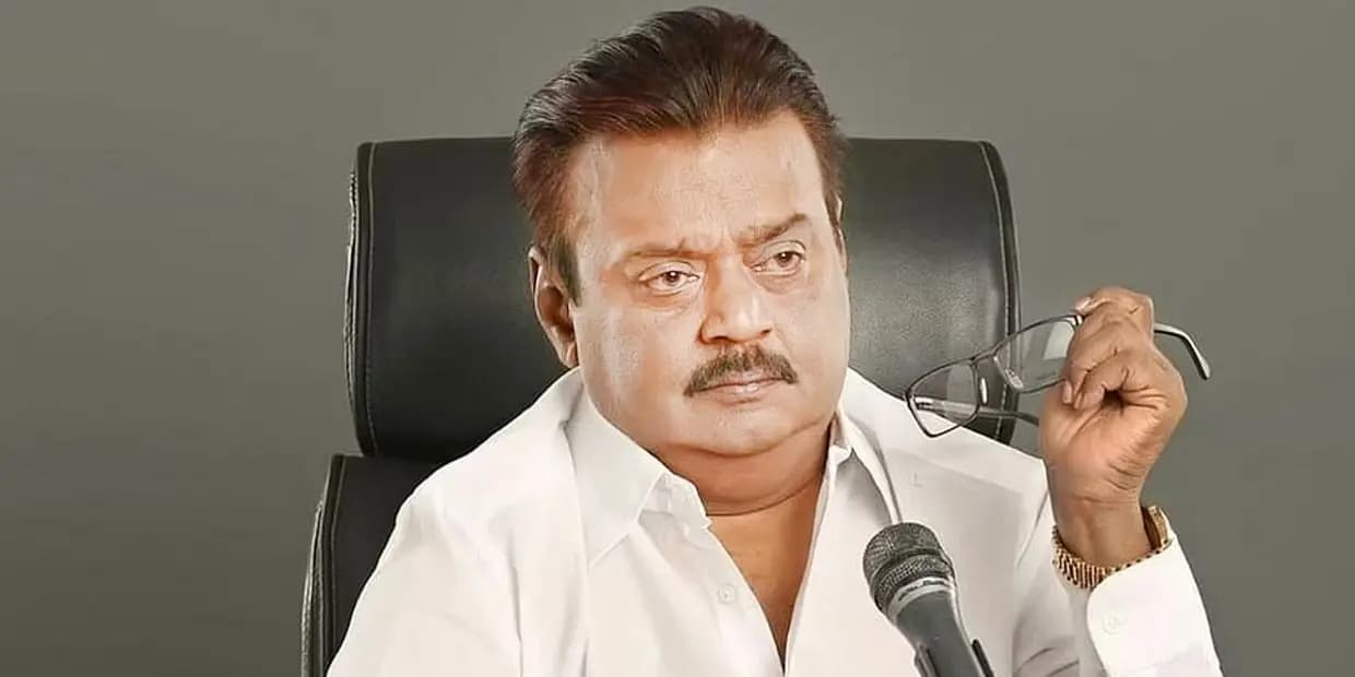 சுயலாபத்திற்காக அரசியலில் குதித்த 5 ஹீரோக்கள்.. மண்டபத்தை இடித்ததால் கேப்டன் உருவாக்கிய வரலாறு