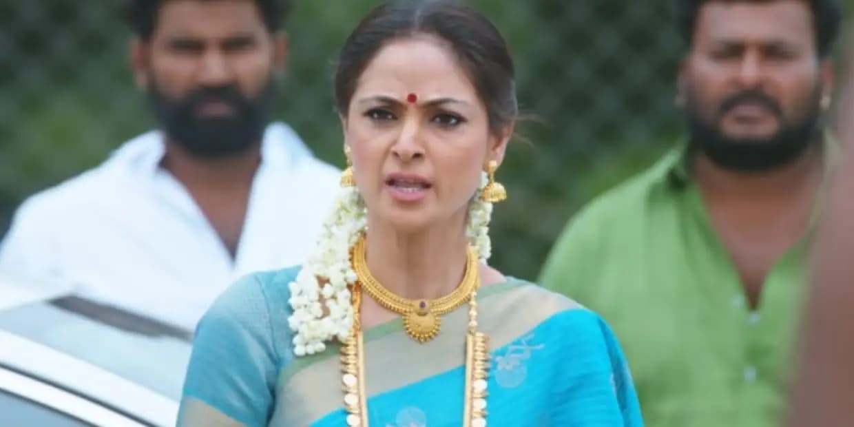 செட்டாகாத வில்லி கேரக்டரில் மொக்கை வாங்கிய 5 நடிகைகள்.. சிரிப்பு மூட்டிய சிம்ரன்