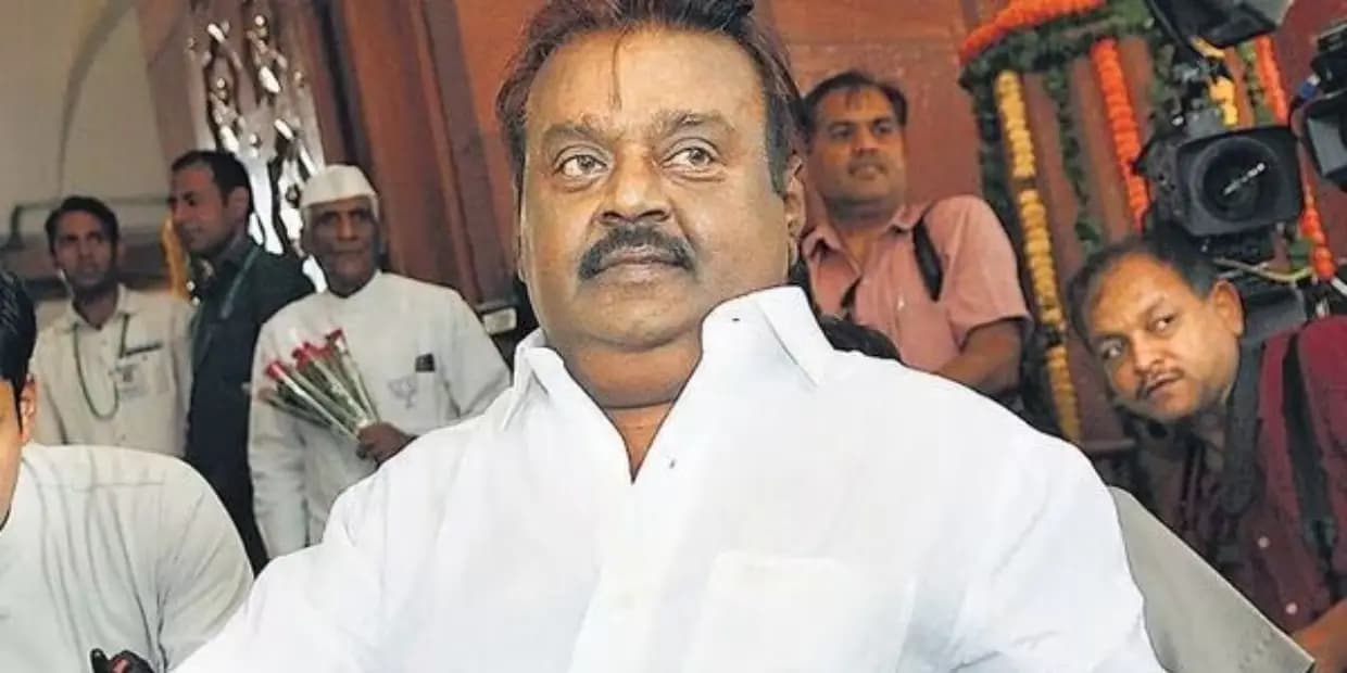 விஜயகாந்தை அழிக்க திட்டமிட்ட ஒரே நடிகர்.. கேப்டனின் செல்வாக்கு தெரியாமல் சரண்டர் ஆனதுதான் மிச்சம்