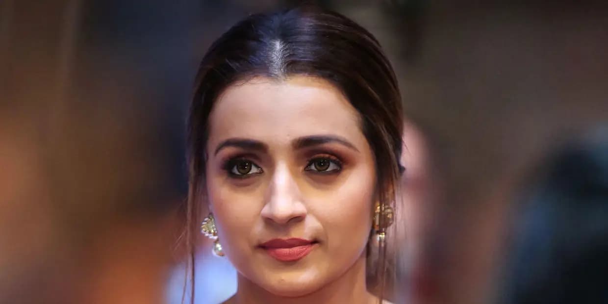 திரிஷா மேட்டரில் கப்பு சிப்புன்னு வாயை மூடி கொண்ட ரெண்டு பெரும் தலைகள்.. அதுக்குன்னு போன சுவிட்ச் ஆப் பண்ணுவீங்க!