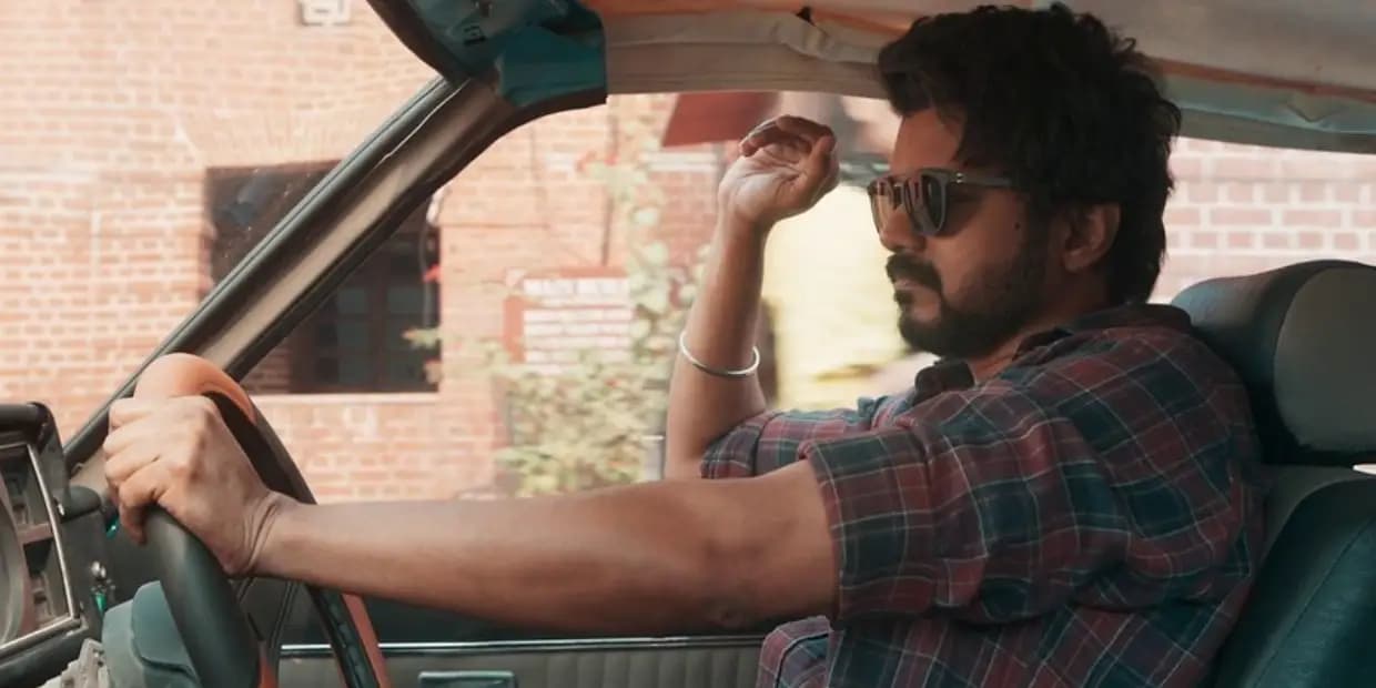 ஆசை ஆசையாய் வாங்கிய காரை விற்கும் விஜய்.. சின்ன கீறல் கூட இல்லாமல் இருக்கும் காரின் விலை என்ன தெரியுமா.?