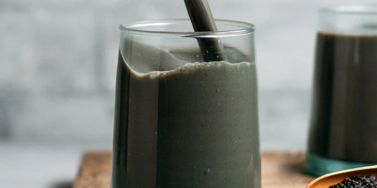 கருப்பு நிறத்தில் பால்.. இதுல இவ்வளவு சத்துக்களா? எந்த மிருகம் தெரியுமா?