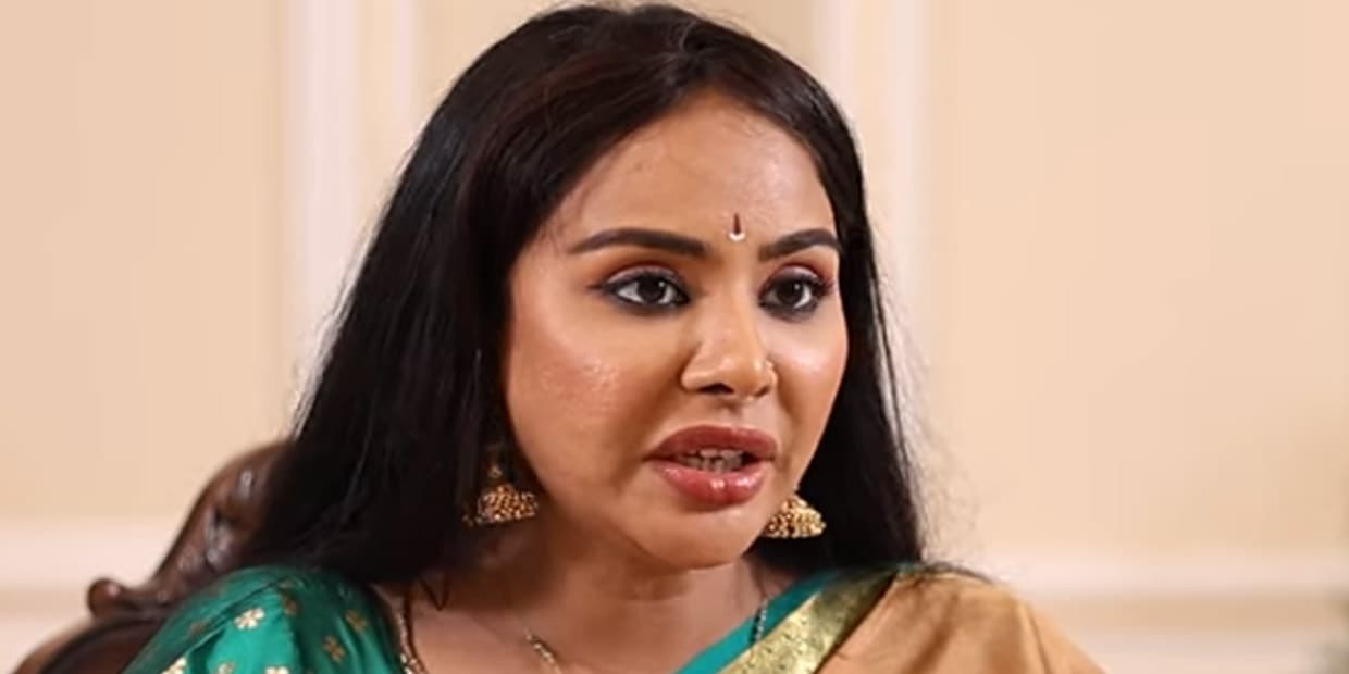 கர்மா சுத்தி அடிக்குதுன்னு கொண்டாடும் ஸ்ரீ ரெட்டி.. அம்மணி வாயிலிருந்து வந்த பெயர்களை துரத்தும் சனி