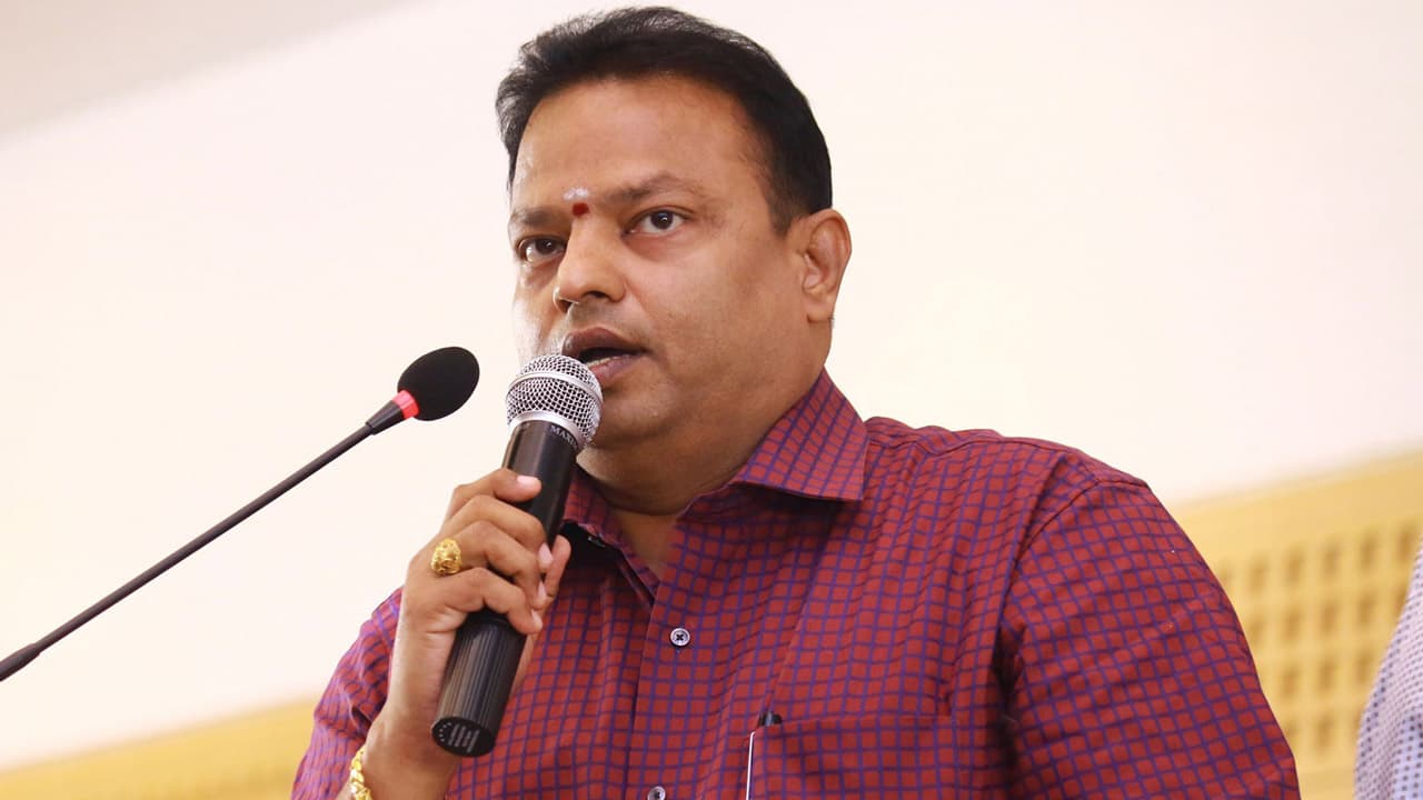 ஸ்கிராப்பா, ரீ சூட்டா தலையில் டைம்பாம் வைத்த ஐசரி கணேஷ்.. வழியில்லாமல் கதறும் வெற்றி ஹீரோ