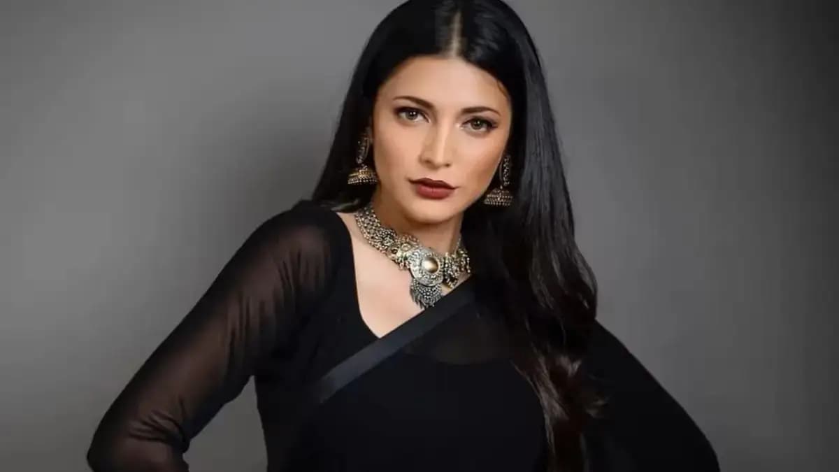 எல்லாரும் எதிர்பார்த்த கூலி படத்தின் BTS புகைப்படங்களை வெளியிட்ட ஸ்ருதிஹாசன்