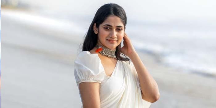 பொத்தி பொத்தி வைத்திருந்த லாஸ்லியா போட்டோ.. பங்கம் செய்த ஹேக்கர்கஸ்