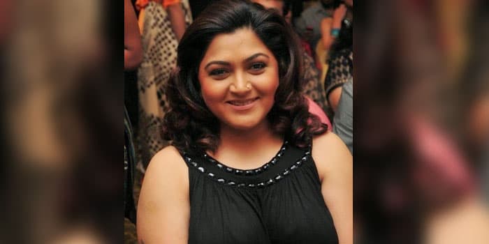 இளசுகளின் தூக்கத்தை கெடுத்த குஷ்புவின் 5 படங்கள்.. இவங்களுக்கு கோவில் கட்டியது தப்பே இல்ல