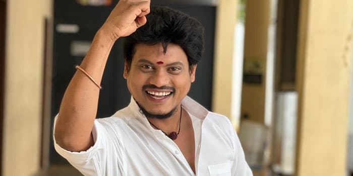 வளர முடியாமல் தவிக்கும் 5 காமெடி நடிகர்கள்.. சரியான வாய்ப்புக்காக காத்திருக்கும் புகழ்