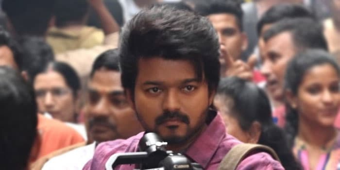 அடிமாட்டு விலைக்கு நடந்த வியாபாரம்.. ஆஸ்தான தயாரிப்பாளரை வைத்து காய் நகர்த்திய விஜய்