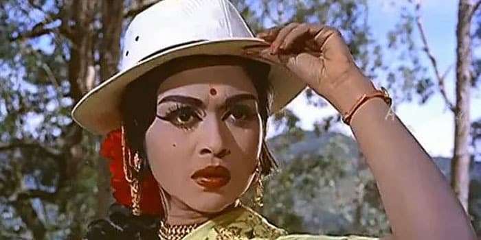 சரோஜாதேவி தாயார் விட்ட சாபம்.. மீளமுடியாத கடனில் தவித்த தயாரிப்பாளர்