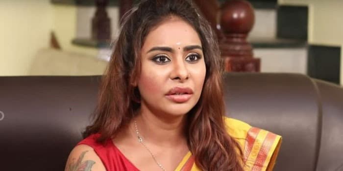 சர்ச்சையால் சம்பாதித்த ஸ்ரீ ரெட்டி.. ஹீரோ, இயக்குனர்கள் அரங்கேற்றிய அந்தரங்க விளையாட்டு