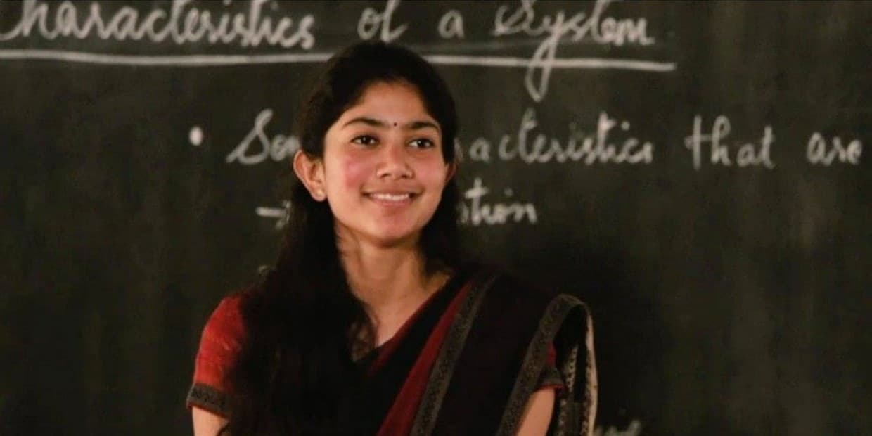சினிமாவிற்கு முழுக்கு போடும் மலர் டீச்சர்.. துக்கத்திலும் ஒரு சந்தோசமான செய்தி